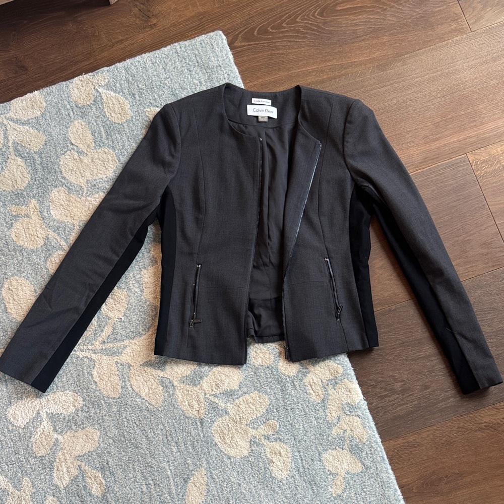 Calvin Klein Women's Invisible Fit Solutions Zip-Front Side-Panel Jacket Grey